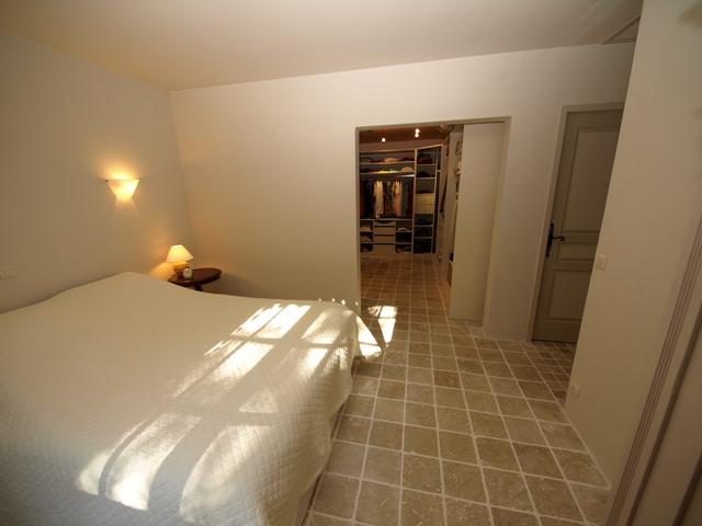 Close to a village of Luberon, nice and quiet house on a piece of land of 2760 m².